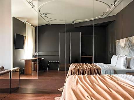 Deluxe Suite with Terrace