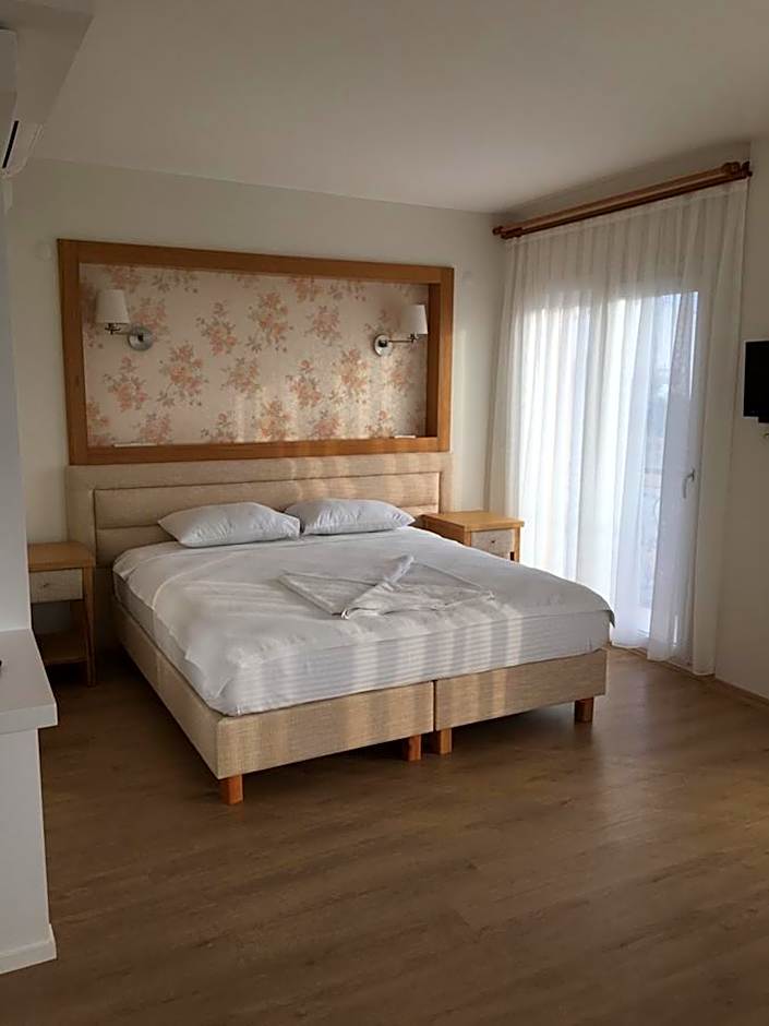 Clementin Suits Sigacık