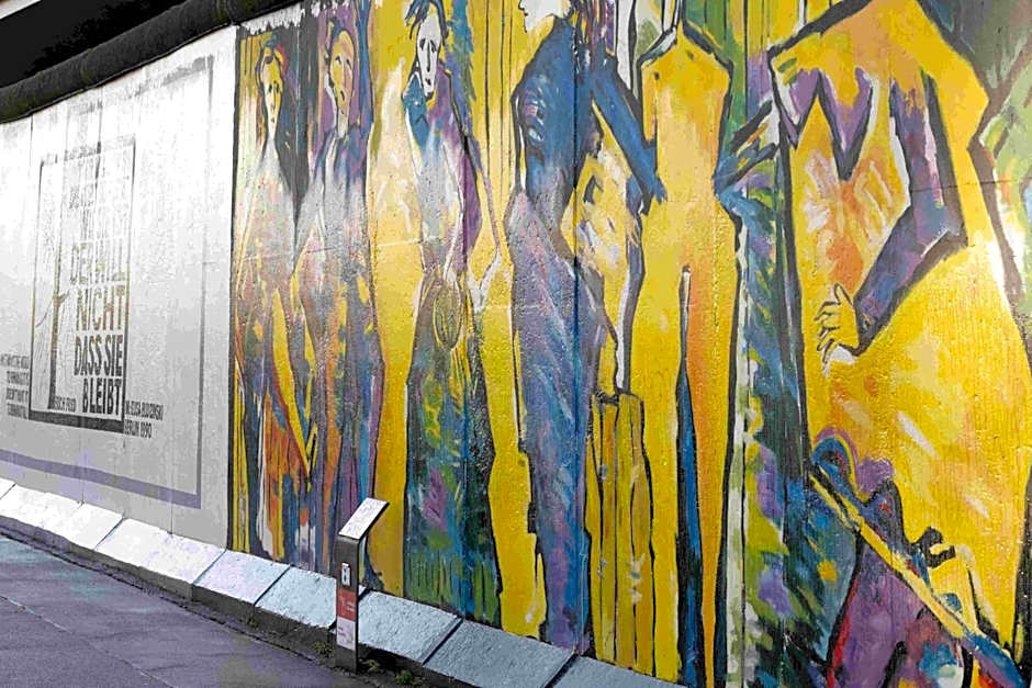 Locke at East Side Gallery