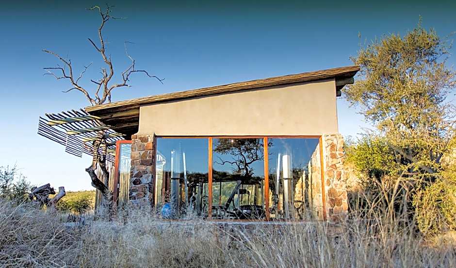 Tuningi Safari Lodge