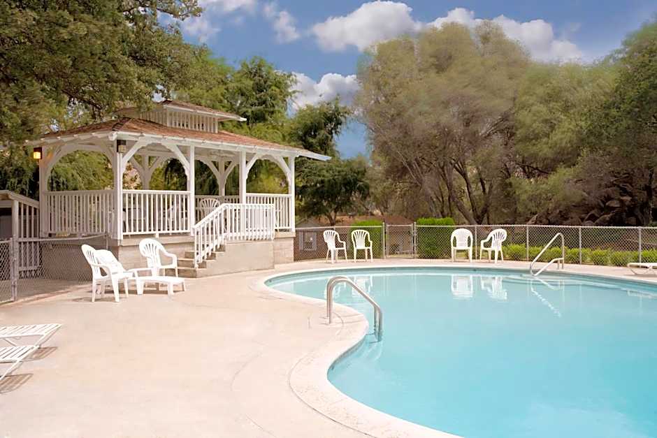 Lazy J Ranch Americas Best Value Inn