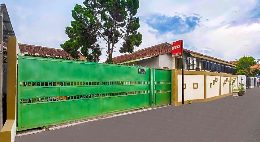 OYO 2394 Hotel Brosta