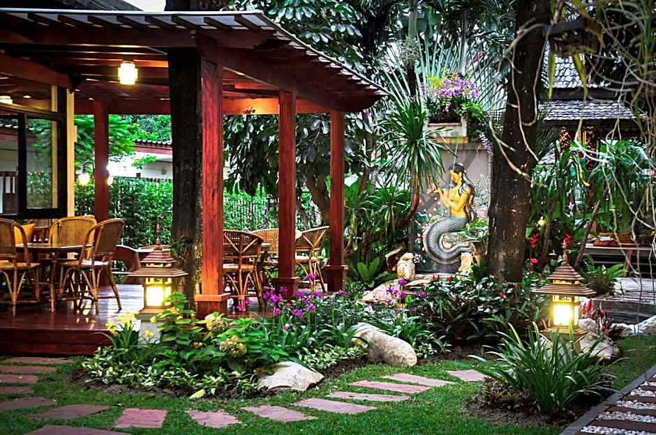 Charlie House Pinklao