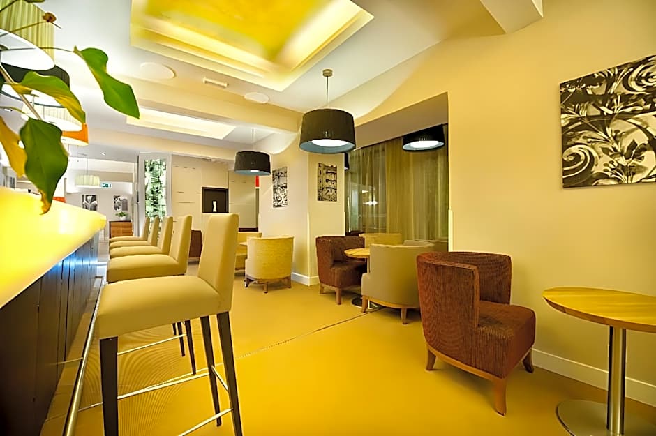 Three Crowns Hotel
