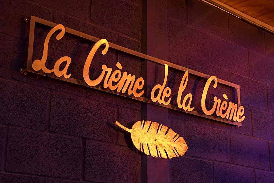 La Créme de la Créme Hostel