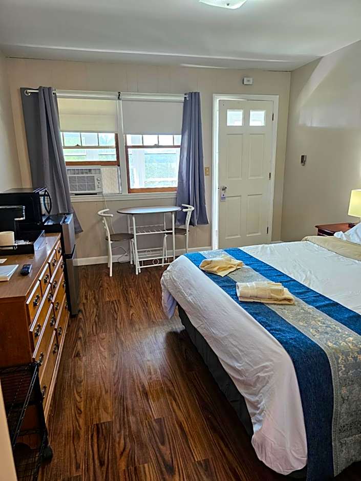 Lake Shore Farm Inn