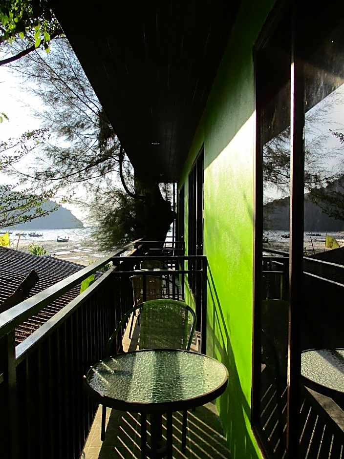 Phi Phi Green House