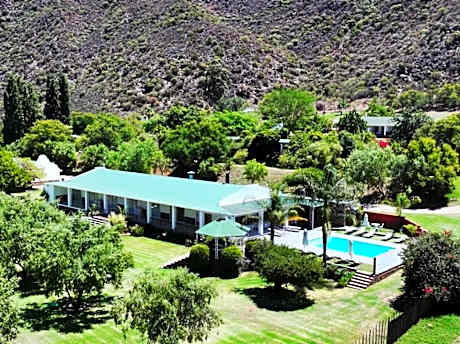Old Mill Lodge, Seasonal Working Ostrich Farm & Restaurant, Oudtshoorn