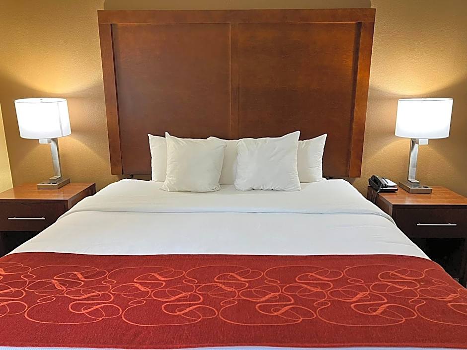 Comfort Suites Louisville East