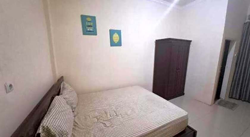 OYO 93477 Almahyra Guest House Syariah