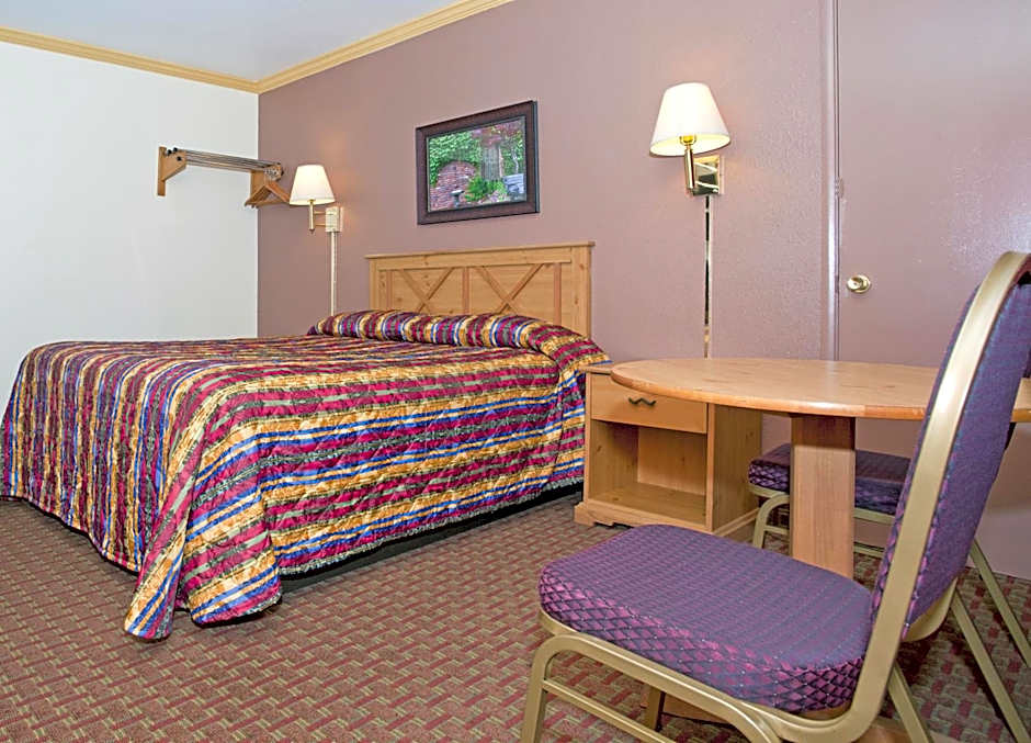 National 9 Inn - Placerville