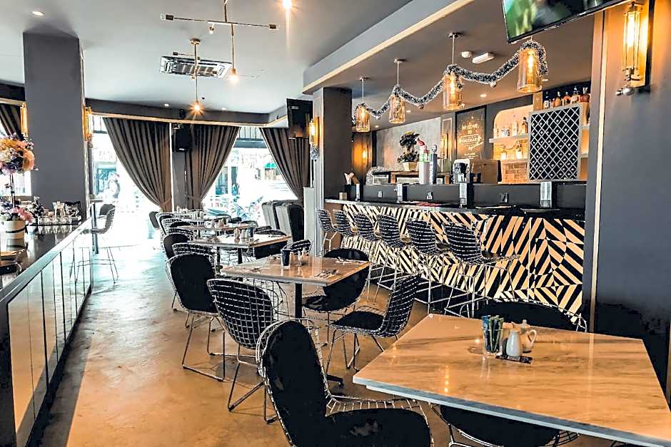 Le Embassy Hotel Georgetown