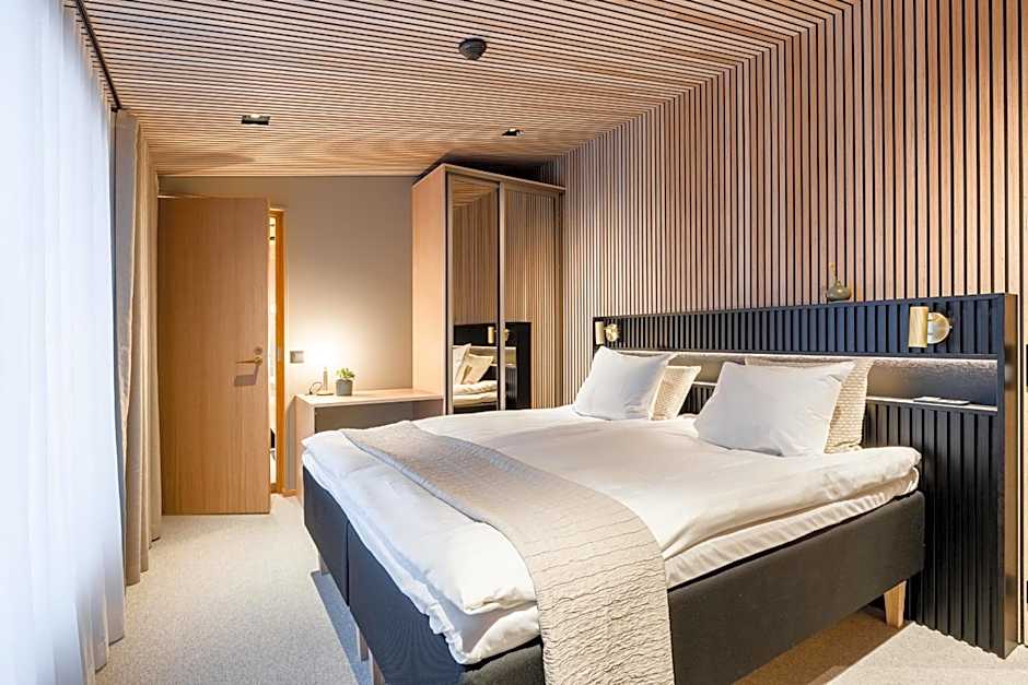 Photo 1 of 15 of Premium Lodge