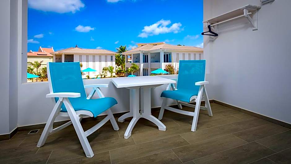 Captain Don's Habitat