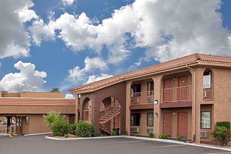 Howard Johnson Hotel & Suites by Wyndham St. George