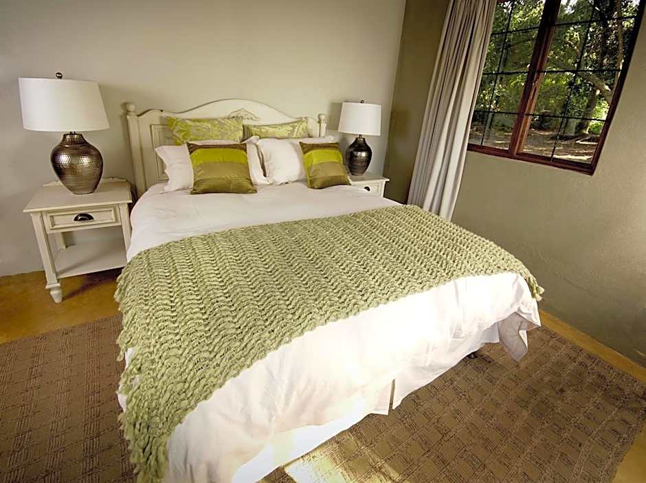 Caracal Lodge