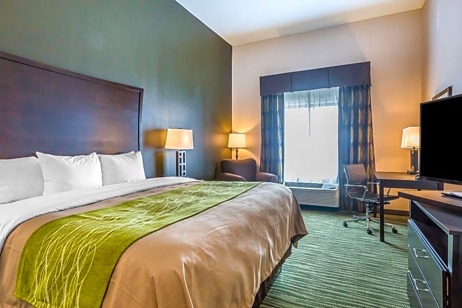 Comfort Inn & Suites Moore - Oklahoma City