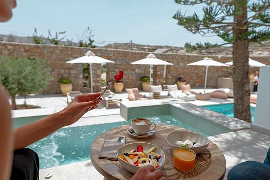 Oliving Mykonos Luxury Suites