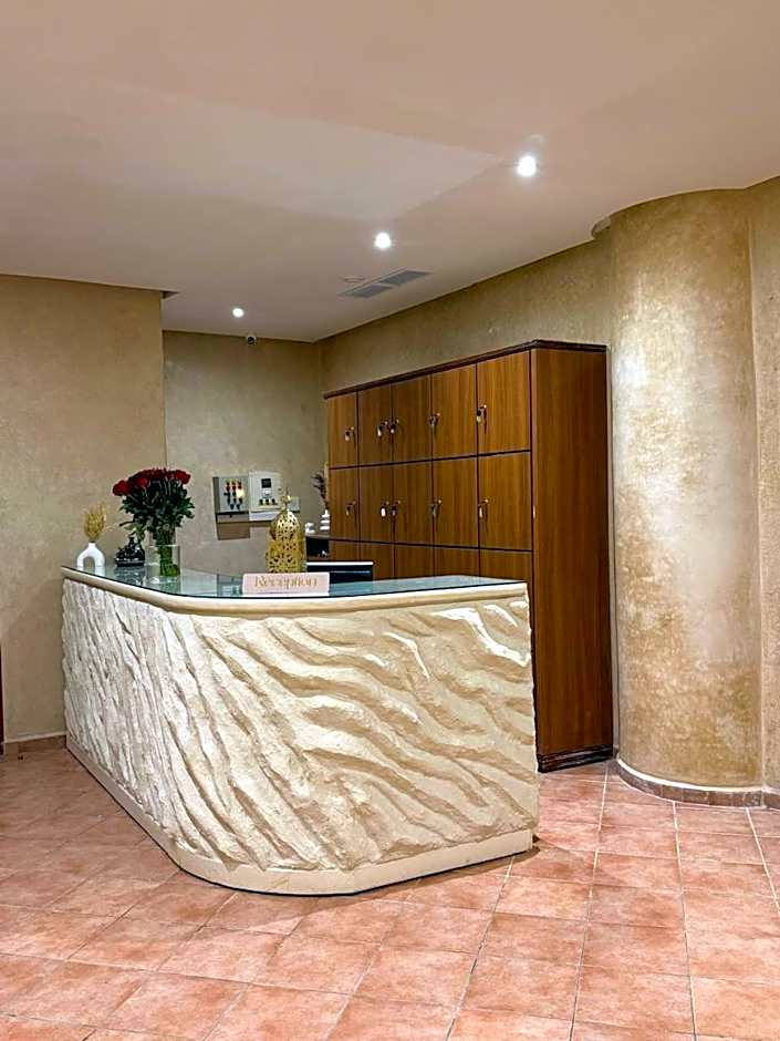 Intouriste Hôtel & Suites