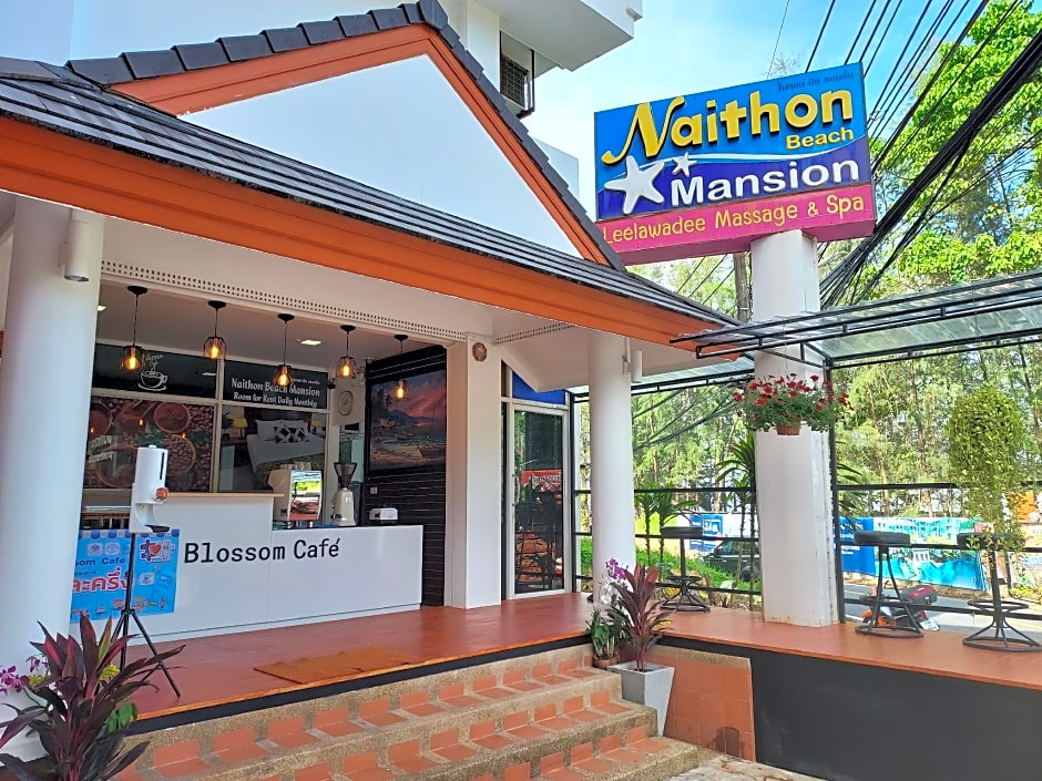 Aromdee @Naithon Beach
