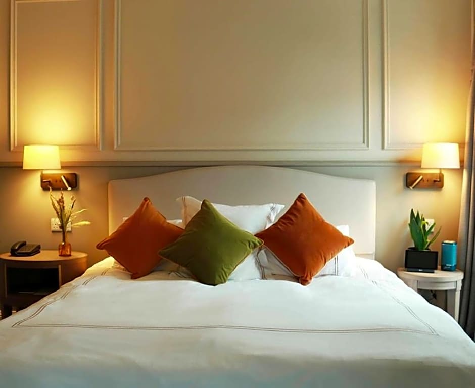 The Lansdowne Kenmare