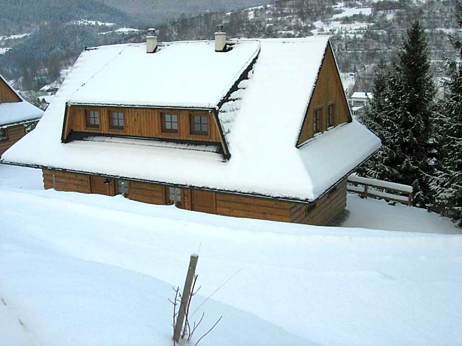 Drevenica pod smrekom