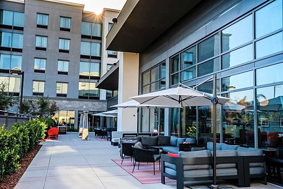 Hampton Inn Long Beach Airport