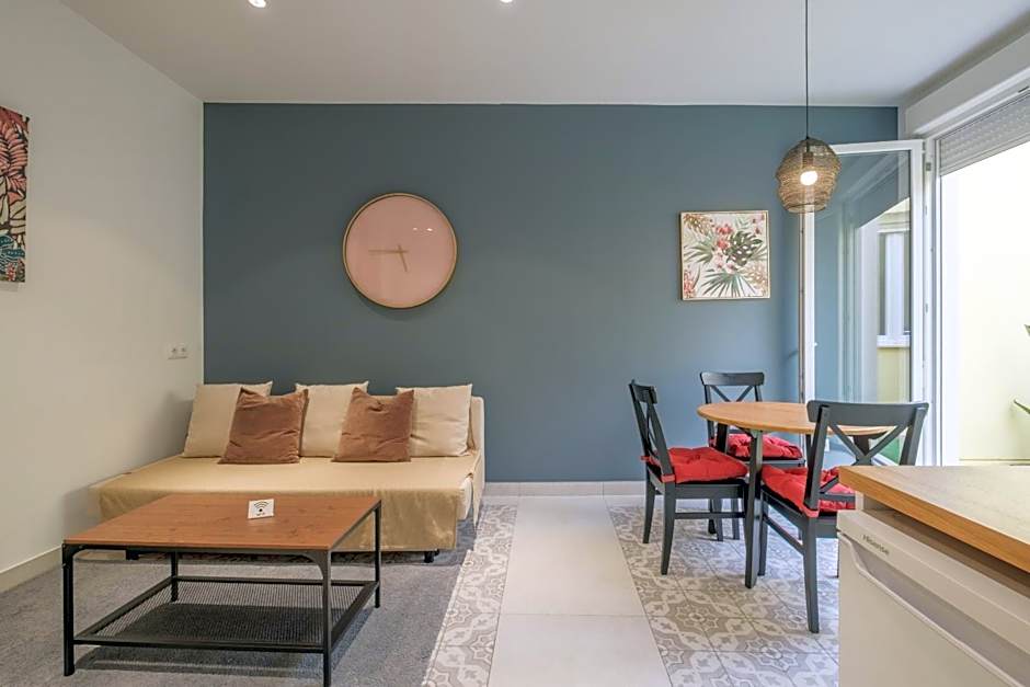 Chic & Comfortable Apartment, Private Terrace