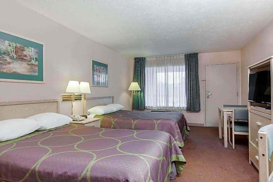 Super 8 by Wyndham Jasper TX