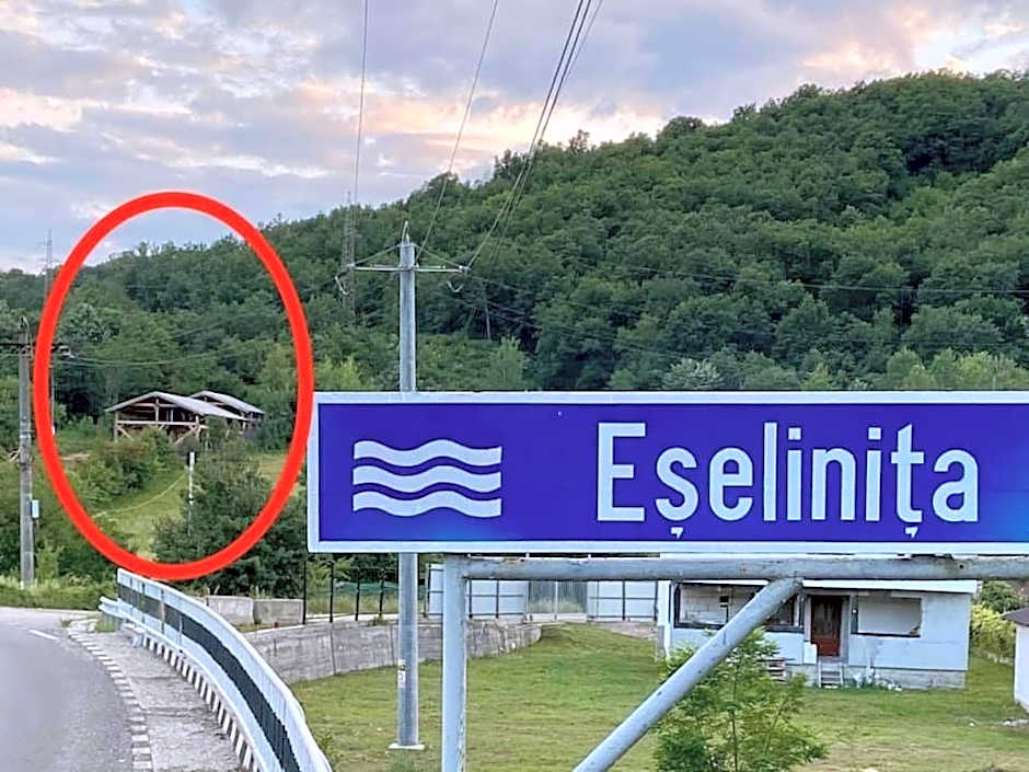 COMPLEX TURISTIC Gradina de corzi si Aventura Eselnita