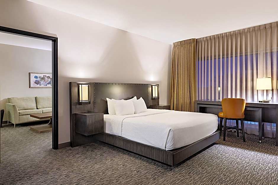 THE SOUTHLAKE HOTEL