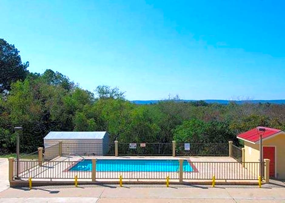 Quality Inn & Suites Hot Springs-Lake Hamilton