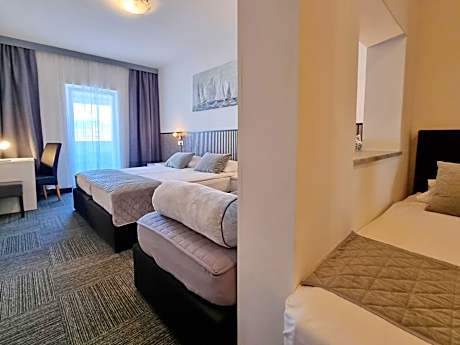 Classic Quadruple Room with Balcony