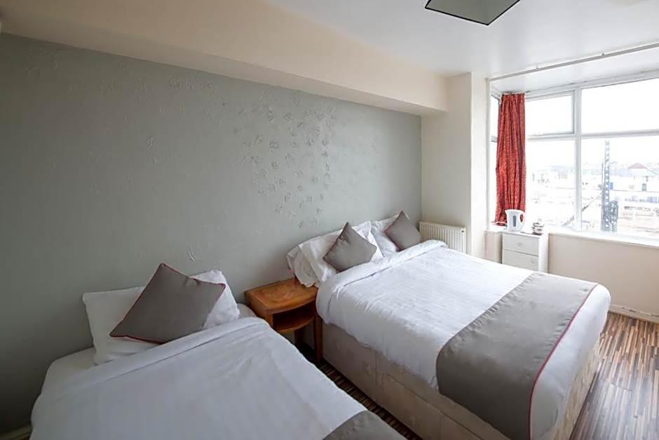 MyRoomz Hollingdales Hotel