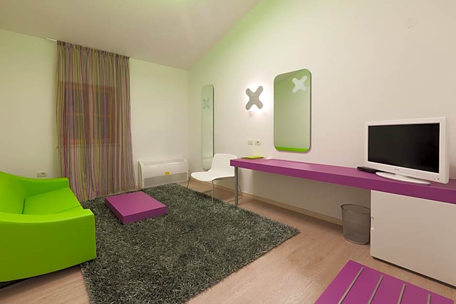 VELANERA Hotel & Restaurant