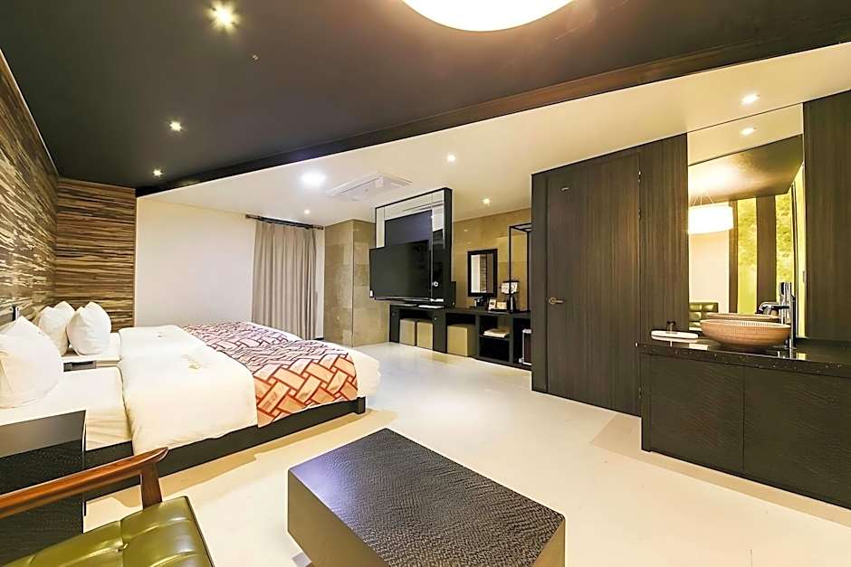 Hwaseong (Hyangnam) elga tourist hotel
