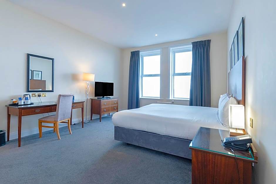 Photo 1 of 12 of Suite with Sea View
