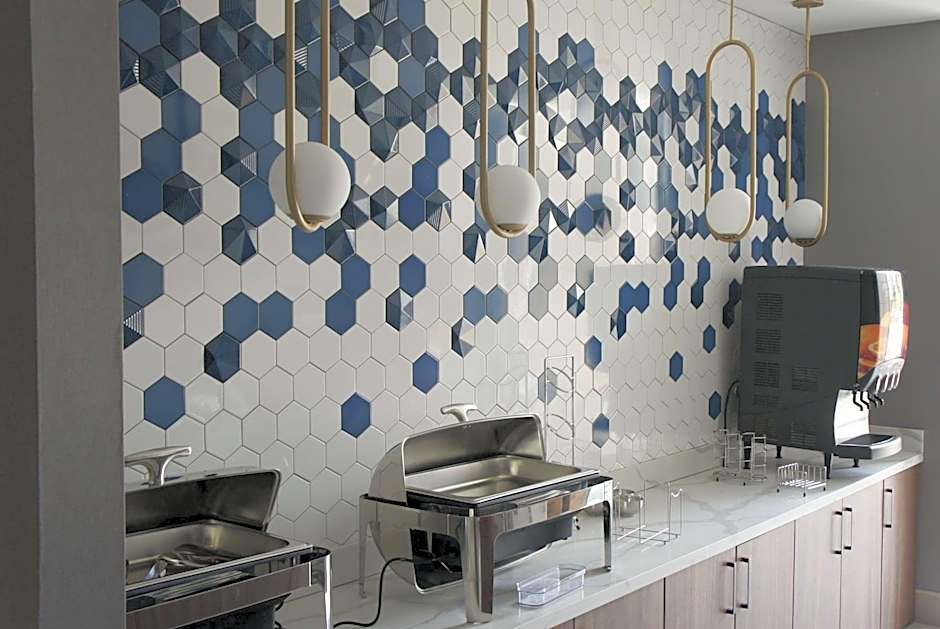 La Quinta Inn & Suites by Wyndham Manchester / Arnold AFB