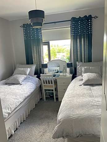 Twin Room with Shower