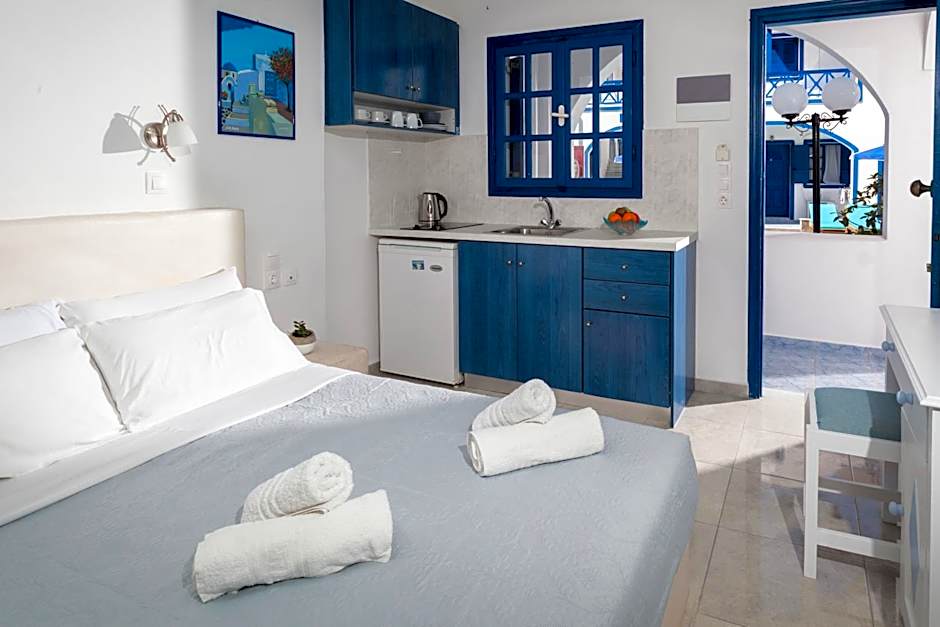 Roula Villa Studios & Apartments