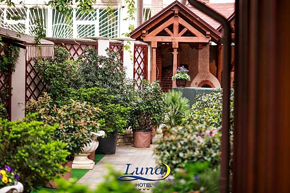 Luna Hotel