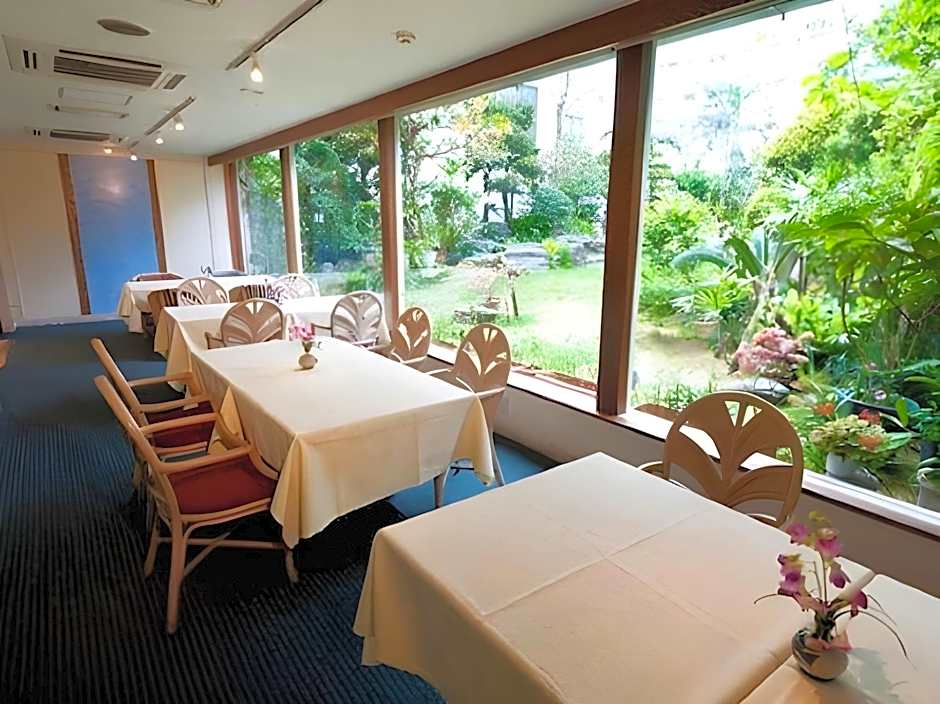 Community & Spa Naha Central Hotel