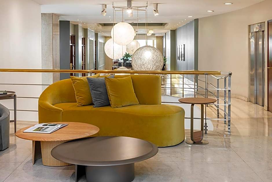 Argenta Tower Hotel & Suites