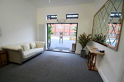 OYO Greenleafe Hotel