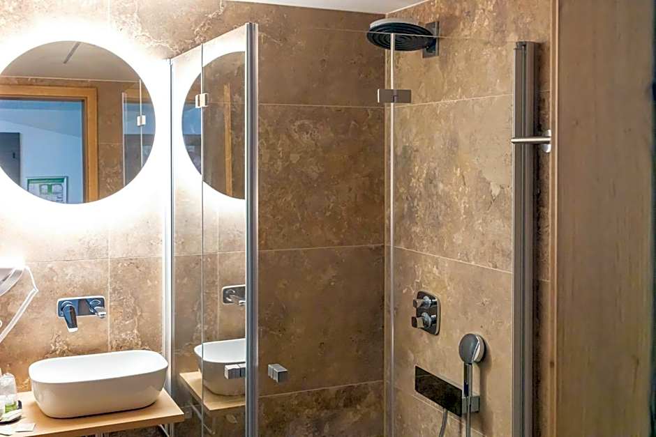 Central Hotel & Lounge Adult Only