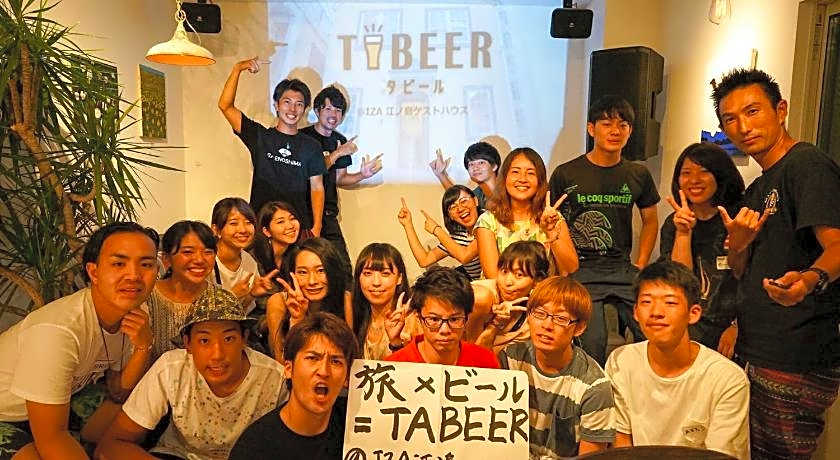 IZA Enoshima Guest House & Bar