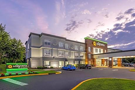 La Quinta Inn & Suites by Wyndham Mt. Laurel - Philadelphia