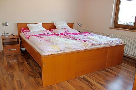 Two-Bedroom Apartment (6 Adults)