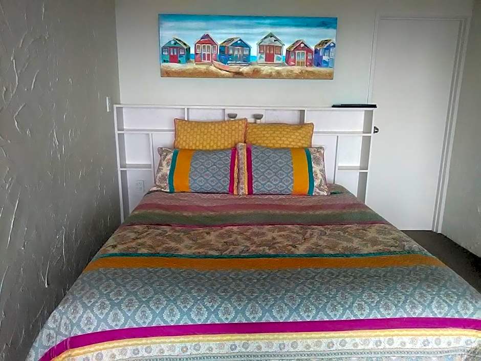 Te Aputa Lodge formally La Casa Te Puru Lodge