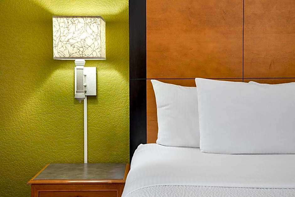 La Quinta by Wyndham Haywood Mall-Near Greenville Downtow